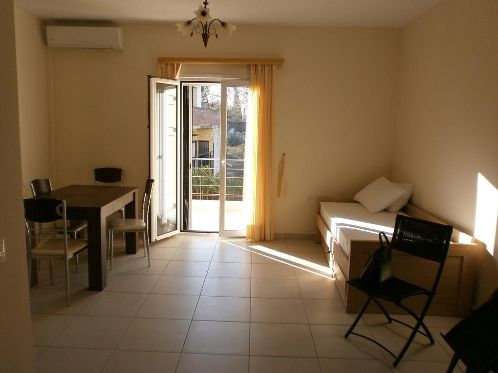 Artemis - Marina Apartments Evia Rum bild